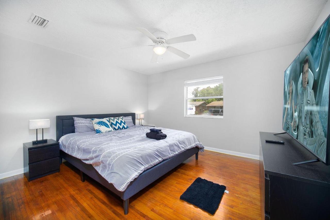 King Bedroom 2Bed1Bath Sleeps 4 Close To Town Center Downtown Beach Mayo Clinic Jacksonville Buitenkant foto