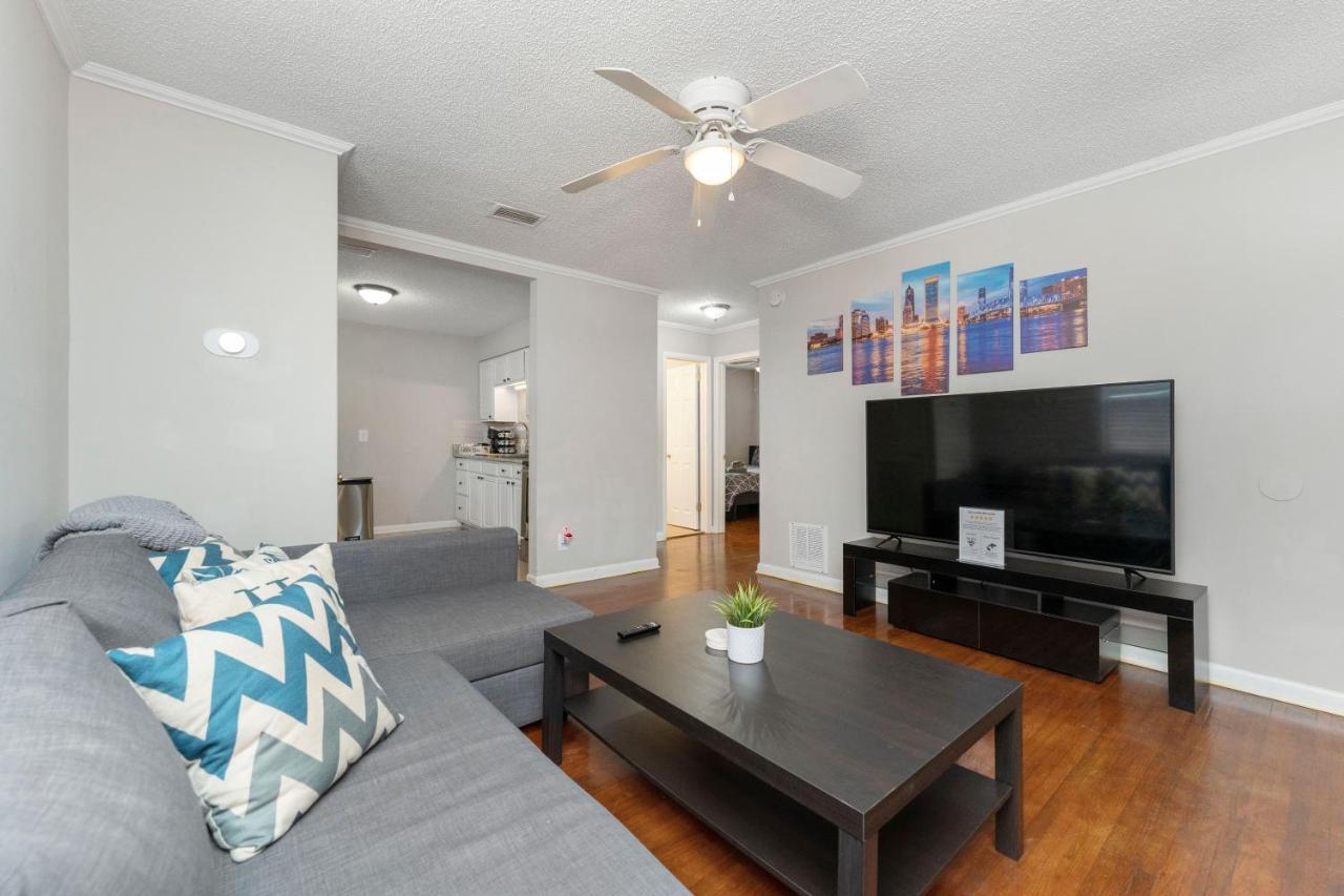 King Bedroom 2Bed1Bath Sleeps 4 Close To Town Center Downtown Beach Mayo Clinic Jacksonville Buitenkant foto