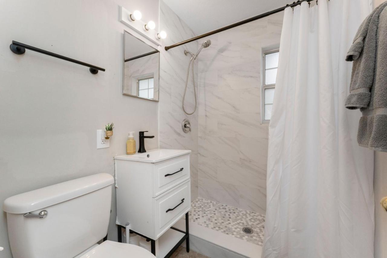 King Bedroom 2Bed1Bath Sleeps 4 Close To Town Center Downtown Beach Mayo Clinic Jacksonville Buitenkant foto